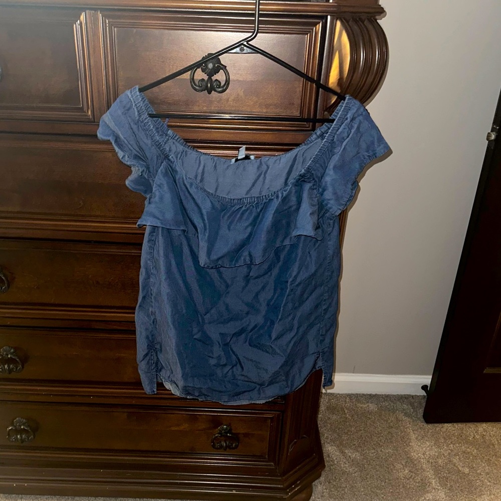Off the shoulder chambray top